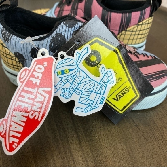 Vans Era Elastic Lace Nightmare Before Christmas Sally Sneaker Size 5 Toddler - Picture 11 of 12